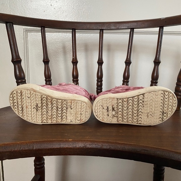 Old Navy boots and Cat & Jack zip sneakers with the (faux) FUR!! Toddler Sz5 - Picture 5 of 14